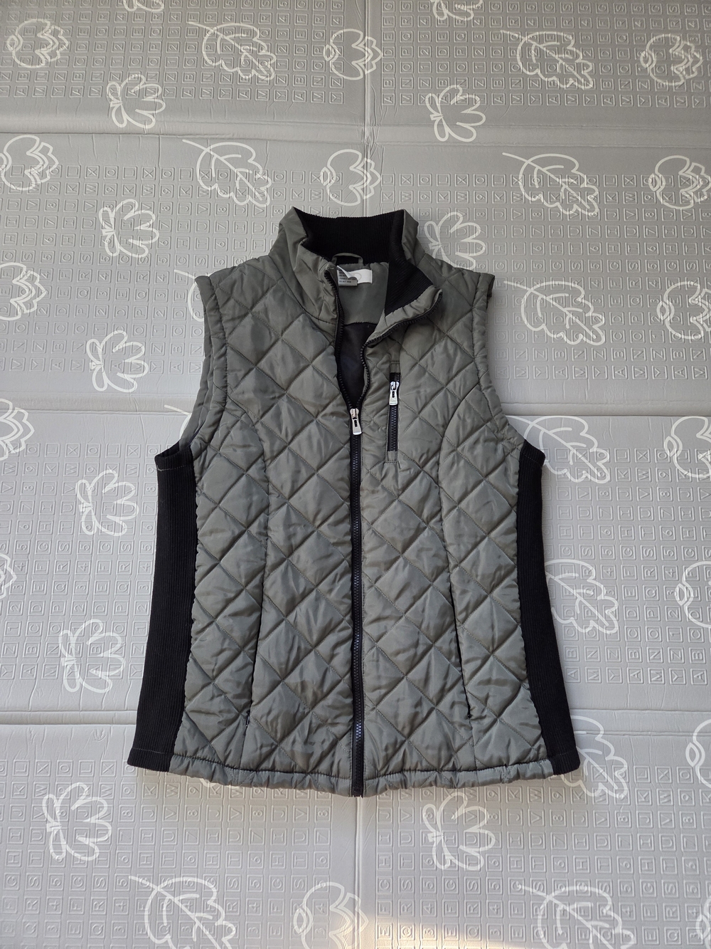 Chebella Womens Quilted Olive Green Black Vest Size Medium